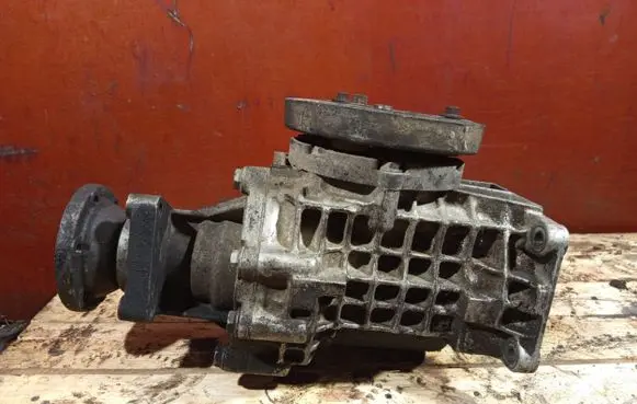Volkswagen Transporter - Caravelle T4 Gearbox transfer box case 02G409053