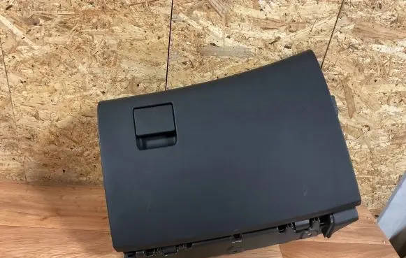 Opel Insignia A Glove box 1014668