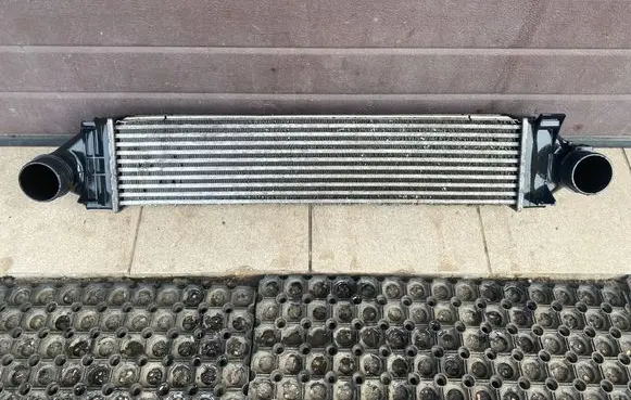 Volvo V70 Intercooler radiator 988553T 880671H