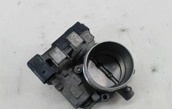 Volkswagen Touran I Throttle body valve 03C133062D