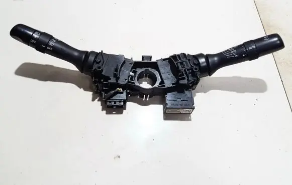 Lexus IS 220D-250-350 Wiper turn signal indicator stalk/switch 17F111 173832