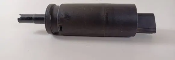 BMW 5 E39 Headlight washer pump 8377613