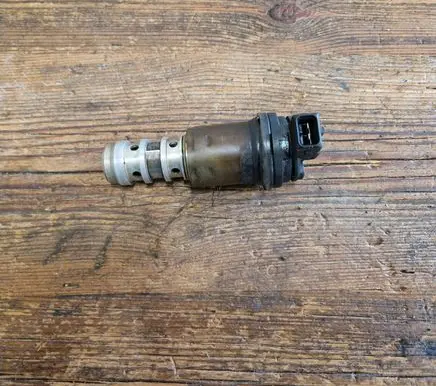 BMW 3 E90 E91 Camshaft vanos timing valve 1707323