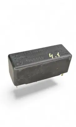 BMW 3 E30 Window wiper interval relay 1368048 61311368048