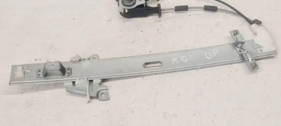 Mazda 121 Front door manual window regulator 