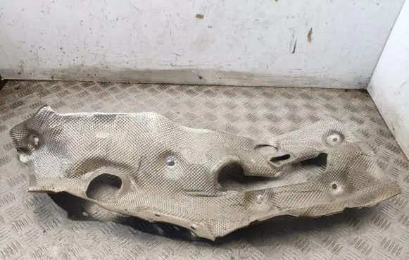 Audi A8 S8 D4 4H Heat shield in engine bay 4H2825644C