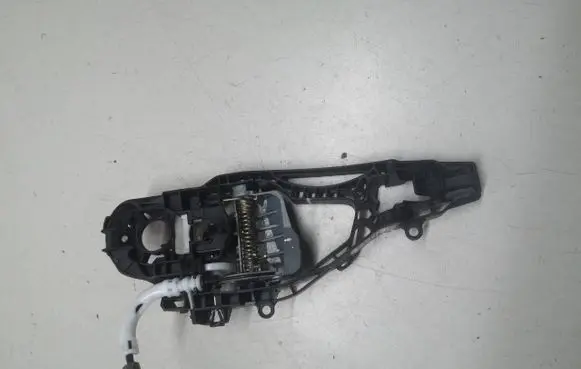 BMW 7 G11 G12 Front door soft close latching motor 2581894 A046465 18283810