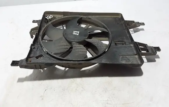 Renault Kangoo II Radiator cooling fan shroud 921206476R