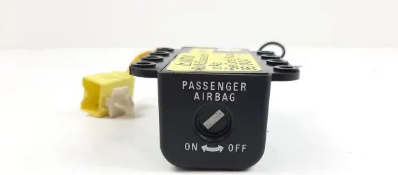 Mitsubishi L200 Passenger airbag on/off switch 8610A047 M3311