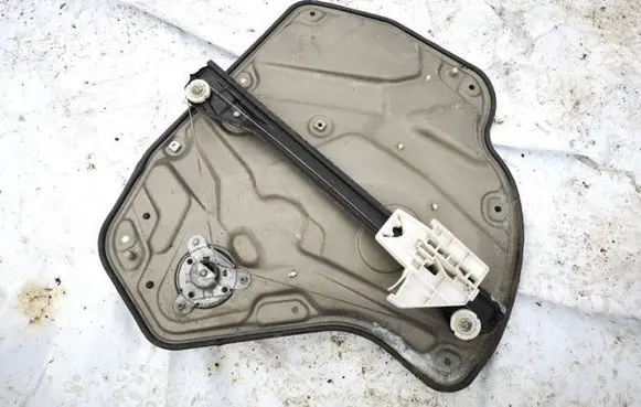 Skoda Octavia Mk2 (1Z) Sliding door window regulator with motor 1z0839655