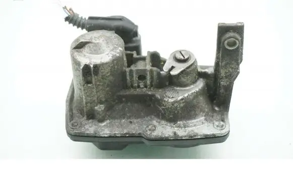 Volkswagen PASSAT B8 Throttle body valve 5Q0253691H