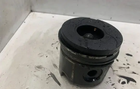 Peugeot 406 Piston N559F02