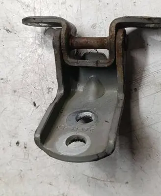 Nissan Note (E12) Front door lower hinge 