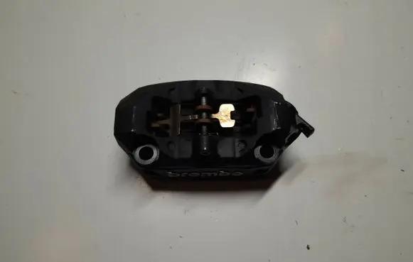 BMW 2 Active Tourer U06 Front brake caliper