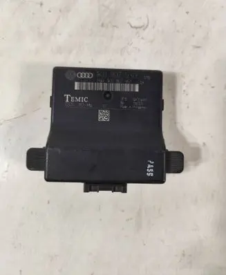 Volkswagen Golf V Gateway control module 1K0907530E 1K0907951