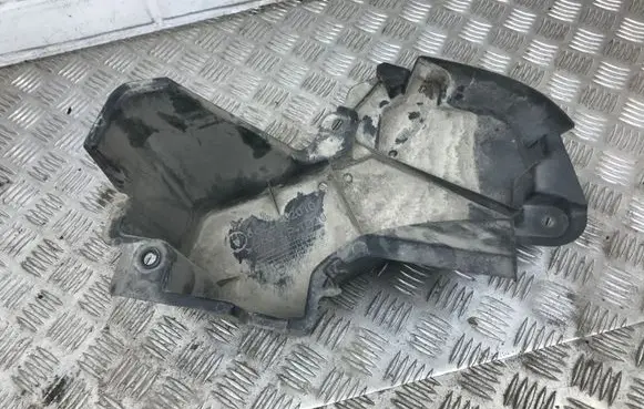 Toyota Auris E180 Rear bumper underbody cover/under tray 5822702010