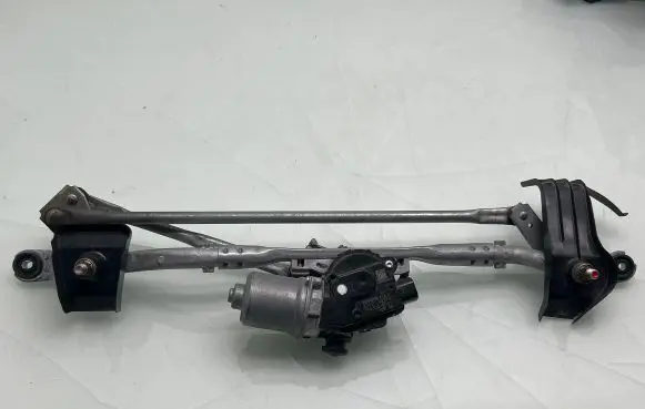 Toyota RAV 4 (XA50) Front wiper linkage and motor 8511042270 1593008961 25232316