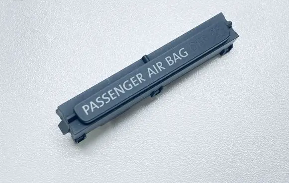 Passenger airbag on/off switch