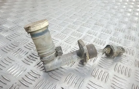 Mitsubishi Galant Clutch slave cylinder 