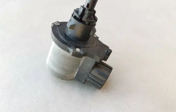 Lexus RX 330 - 350 - 400H Headlight level adjustment motor 8566148030 8651000620 3740077894
