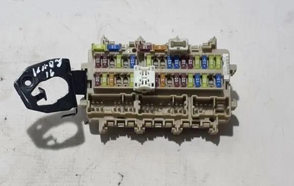 Renault Kadjar Fuse module 243808901R