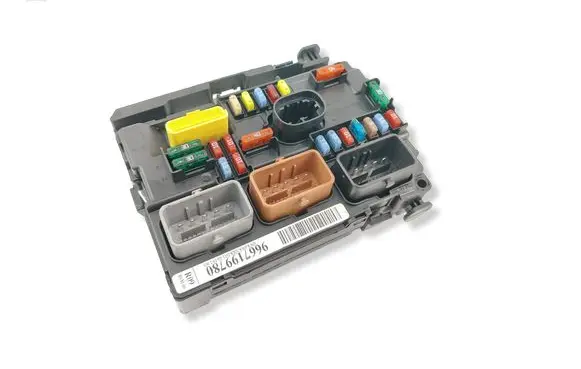 Peugeot 207 Fuse module 9667199780
