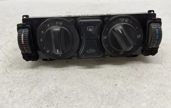 Mercedes-Benz E W210 Climate control unit 2108300185
