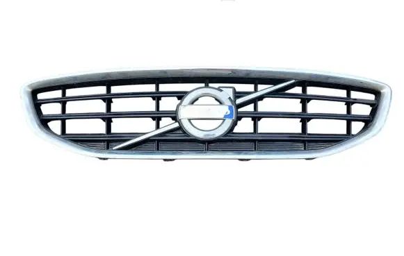 Volvo V40 Front bumper upper radiator grill 31353120 31353121 31283764
