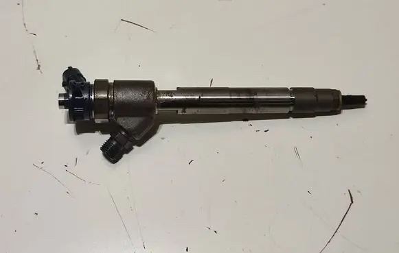 Peugeot 2008 II Fuel injector 9828959880