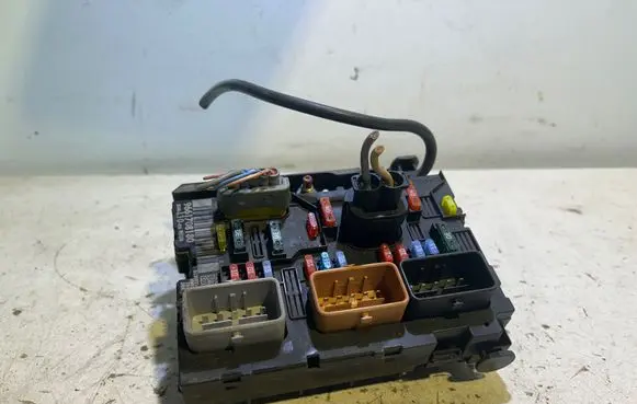 Peugeot 307 BSM Control unit 9661708180