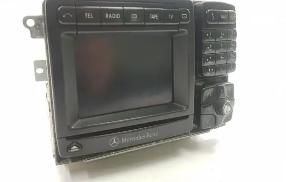 Mercedes-Benz S W220 Radio/CD/DVD/GPS head unit A2208270442 7612001571