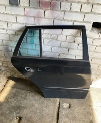 Mercedes-Benz E W211 Rear door 2117300405 A2117300405