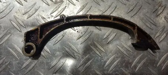 Toyota Yaris Slide rail for timing chain 