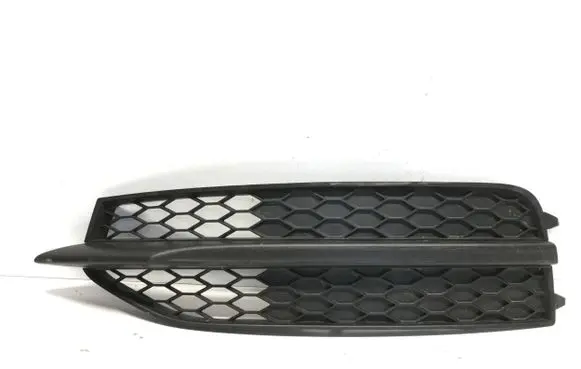 Alfa Romeo Giulia Front fog light trim/grill 156170076 4G8807681D