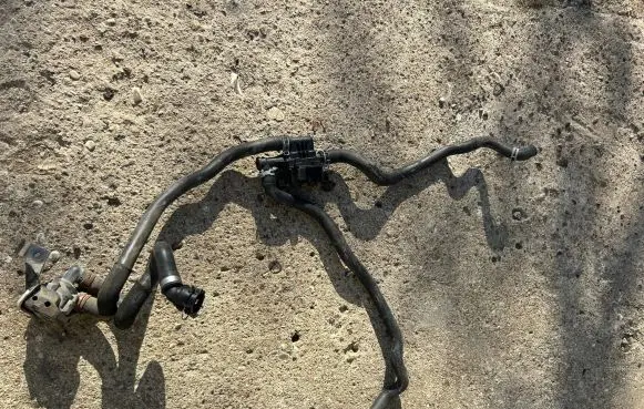 BMW 5 F10 F11 Coolant heater control valve 9119164 1117412500