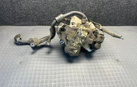 Jeep Commander Fuel injection high pressure pump A64213260806