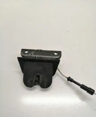 Audi A6 S6 C5 4B Tailgate/trunk/boot lock/catch/latch 4B9827520