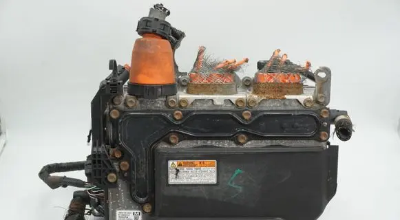 Toyota Prius+ (ZVW40) Voltage converter inverter G920028030