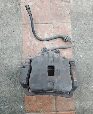 Opel Zafira C Front brake caliper 13229151