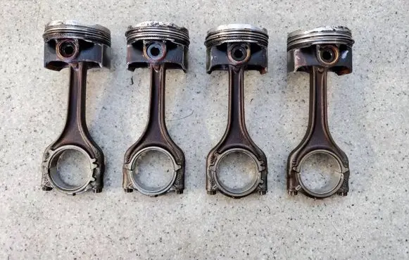 Skoda Octavia Mk4 Piston with connecting rod 05EAB36 05EAB