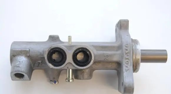 Master brake cylinder