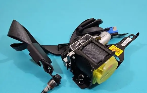 Hyundai Elantra VI Front seatbelt 88810-F2700 IMPRK1518936