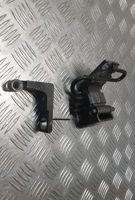 Volkswagen Touareg I Front door hinge set 7L0831401A 7L0831411