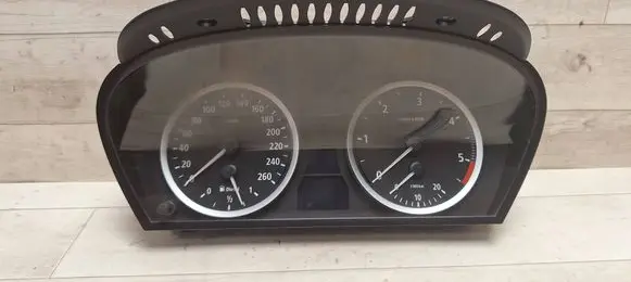 BMW 5 E60 E61 Speedometer (instrument cluster) 62116983153 110080213 213542020602