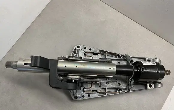 Mercedes-Benz C W204 Steering wheel axle A2044601816