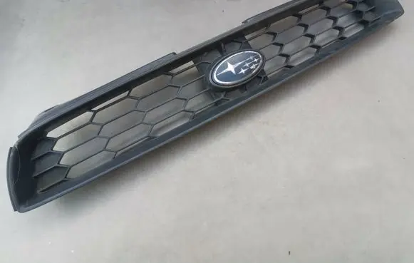 Subaru Impreza II Front grill