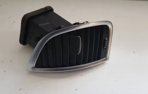 Audi Q7 4L Dashboard side air vent grill/cover trim 4L0820901