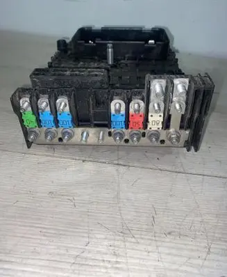 Volkswagen PASSAT B6 Fuse module 3C0937125 69592777
