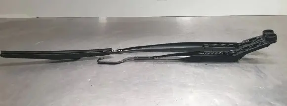 Toyota Prius+ (ZVW40) Headlight wiper arm 