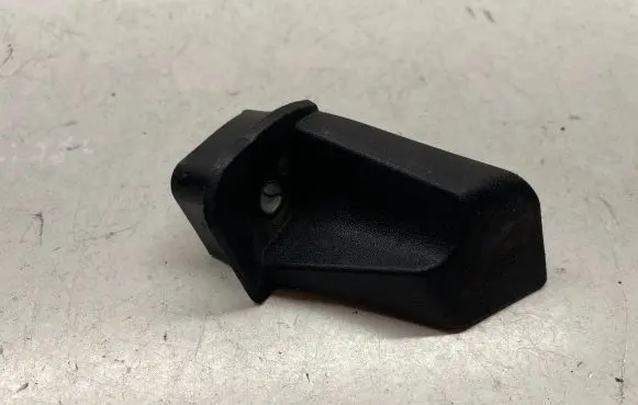 Fender mounting bracket